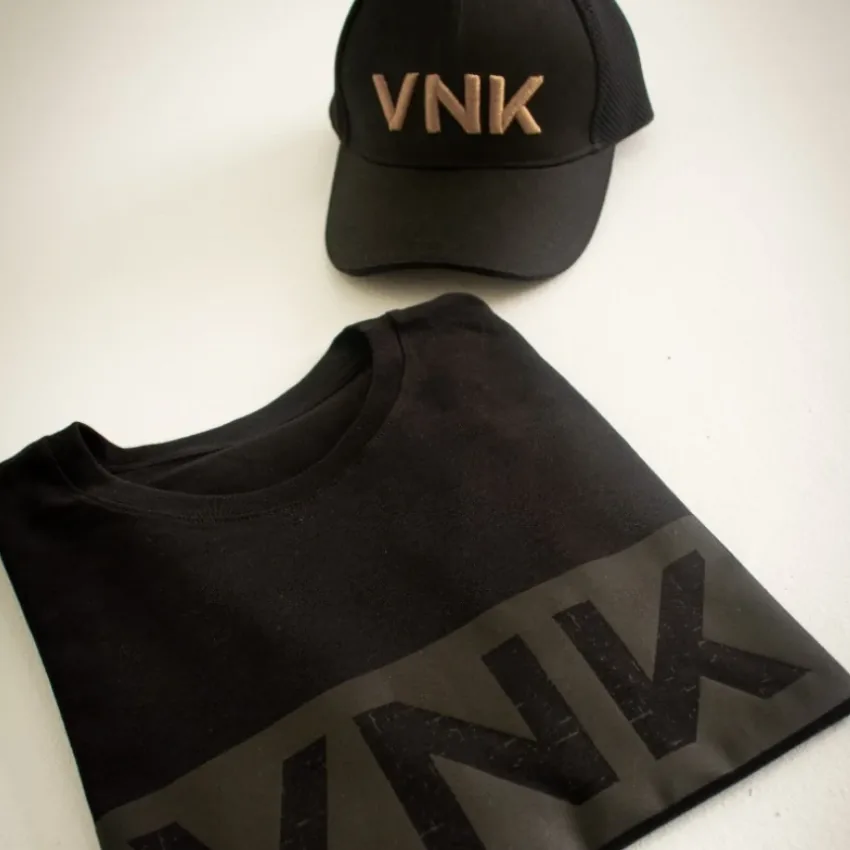 Gorra y camiseta Venkra