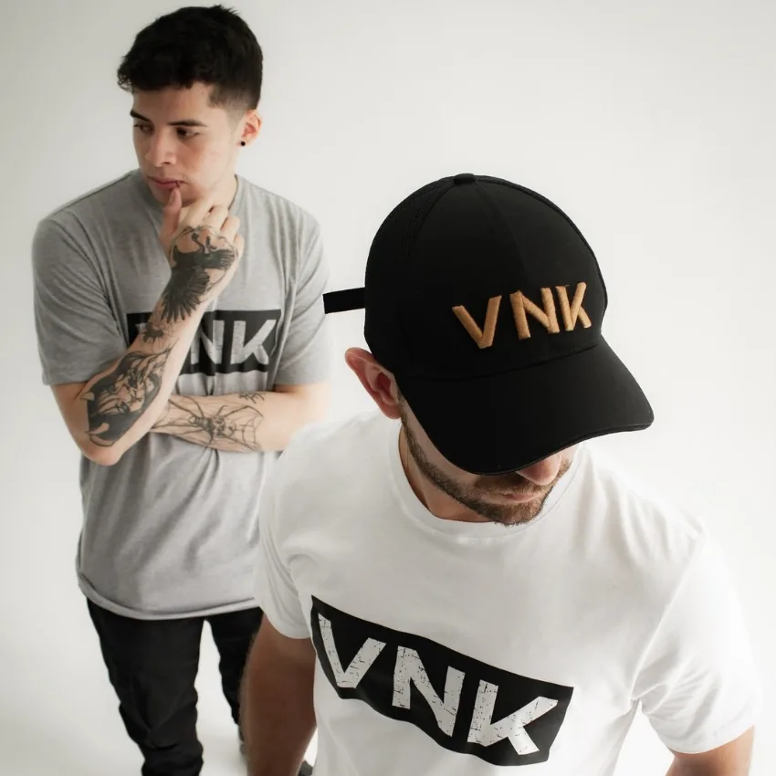 Modelos con ropa Venkra